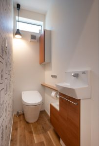 半田の家（WC）