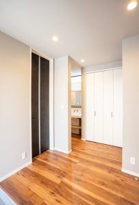 緑ヶ丘の家（玄関）