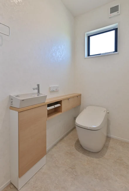 曽原町の家(トイレ)